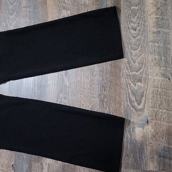 Gently Loved women's dress style pant with beautiful artwork cut out by Talbot - Picture 3 of 15